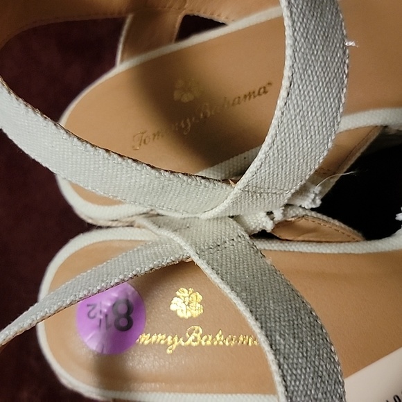 Nwt 8.5 Tommy Bahama Tan Distressed Wedges - Picture 2 of 3